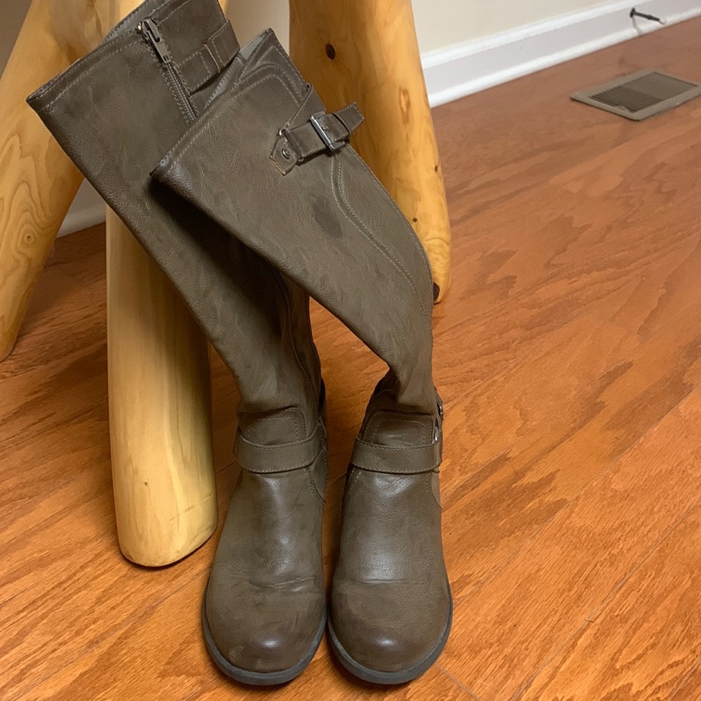 GBY-GUESS tall boots size 7M